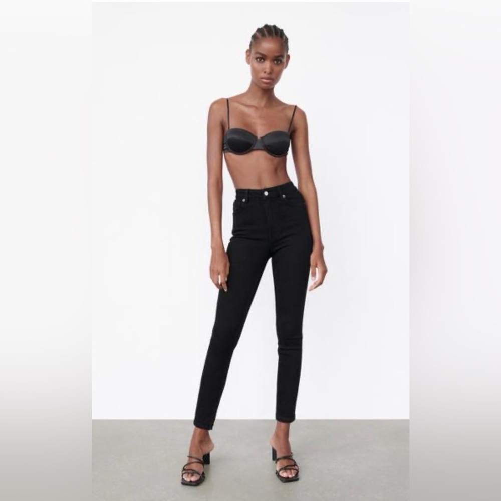 Lightly Used Black Zara Skinny Vintage Jeans - Size 4